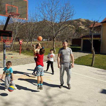 Family House Near Motorway 6 Guests 3 Bedrooms Veles Dış mekan fotoğraf